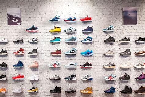 Shoe Display Wall Shelf