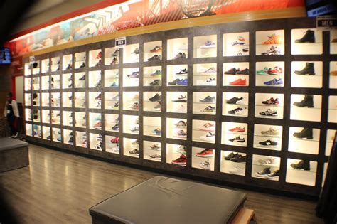 shoe stores in cleveland ohio