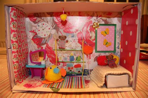 Shoebox House Complete 006 This is the bedroom. The art