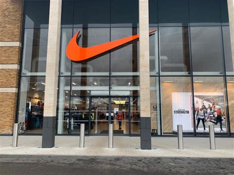 shoes stores near me nike