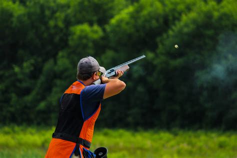 shooting clay pigeons sport