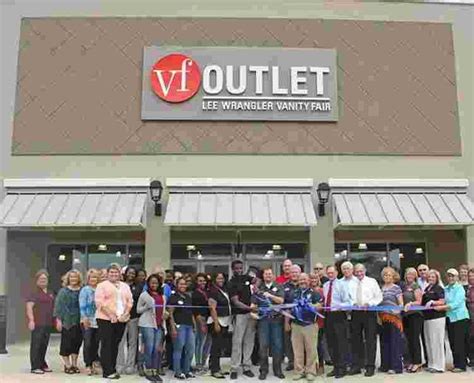 Uncover Exclusive Deals at VF Outlet Shop: Your Style Discount Hub