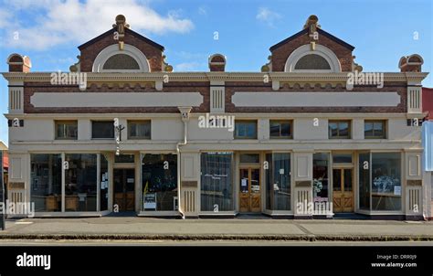 shops in warwick qld