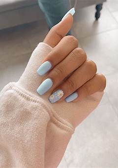 Short Acrylic Nail Inspo: Stay On Trend In 2023