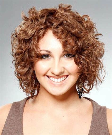 Short Curly Hair For Round Face: Tips And Tricks