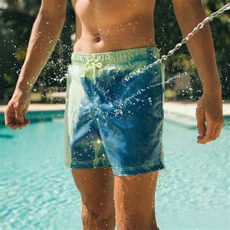 Le Short de bain qui change de couleurs My Magic Short®