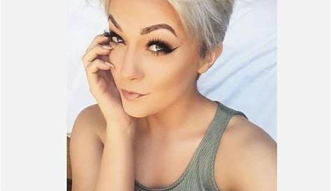 2017 platinum blonde short bob hairstyle with centre