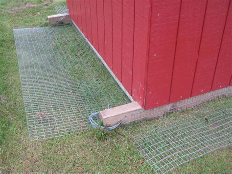 short chicken coop wire mesh floor