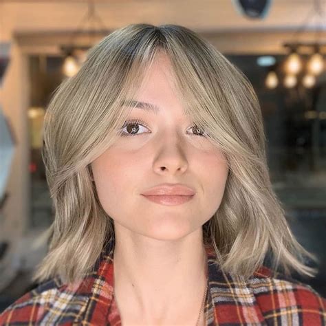  79 Gorgeous Short Haircut With Long Curtain Bangs With Simple Style