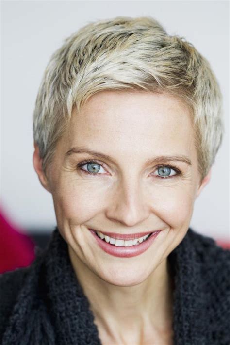 Fresh Short Hairstyles For Older Woman With Thin Hair With Simple Style