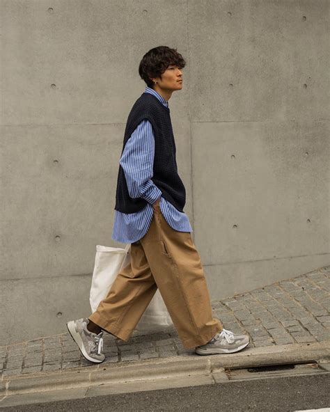 short people wearing baggy clothes