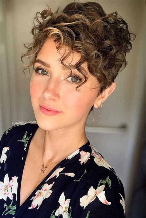 The Short Pixie Haircut For Curly Hair With Simple Style