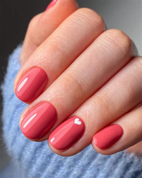Achieving Short Simple Nails