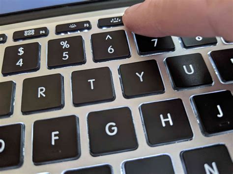 shortcut key to turn on keyboard light in mac