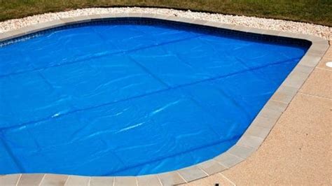 Should Pool Cover Touch Water