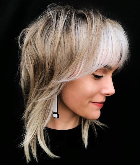 Shoulder Length Hairstyles for Women in 20212022
