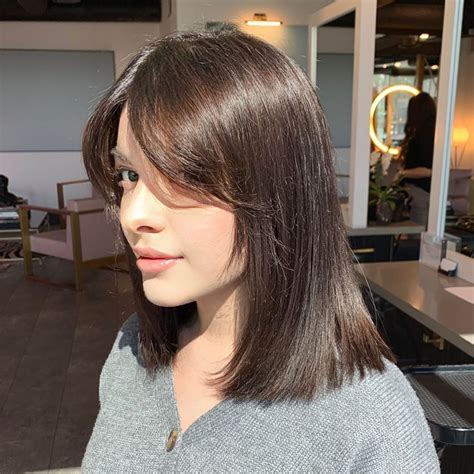  79 Stylish And Chic Shoulder Length Hair With Short Curtain Bangs For Hair Ideas