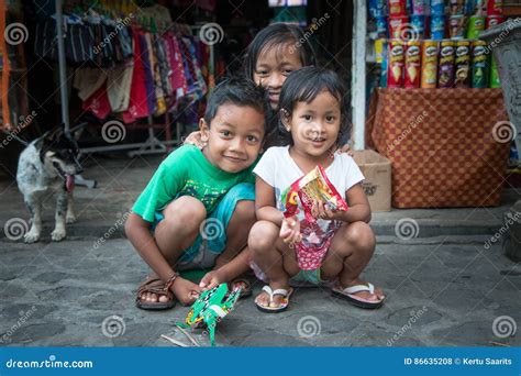 siblings in Indonesia