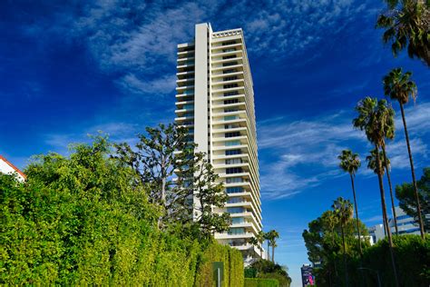 Discover the Majestic Sierra Towers: A Climb to Epic Adventures