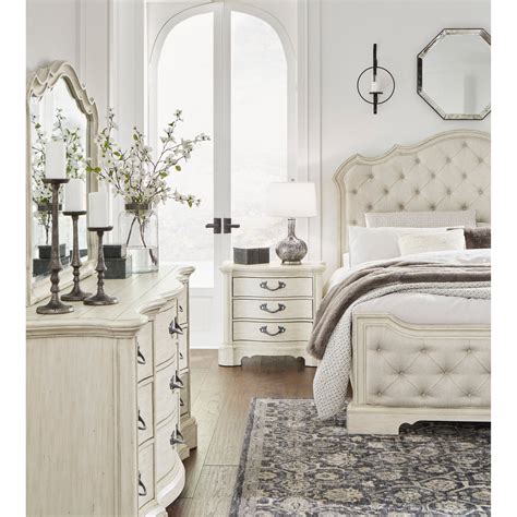 Signature Bedroom Set