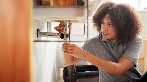 4 Signs You Need To Call Your Plumber