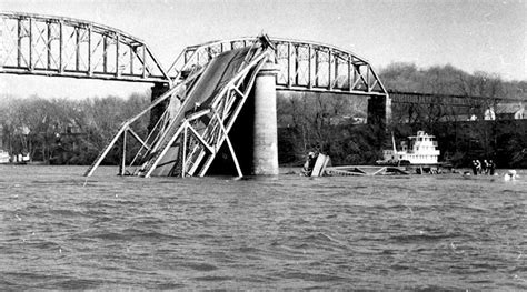 silver bridge collapse deaths