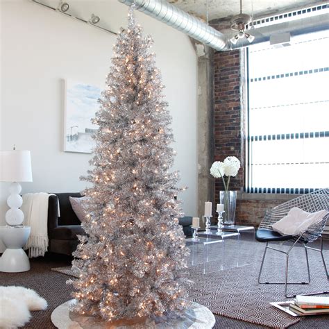 21 Beautiful Silver Christmas Tree Decoration Ideas Interior Vogue