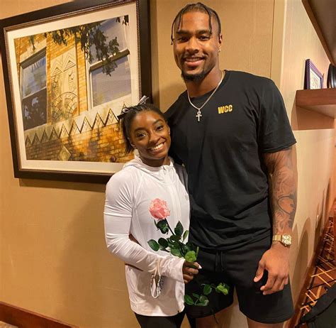 simone biles and jonathan owens pictures