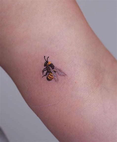 The Best Simple Bee Tattoo Design Ideas