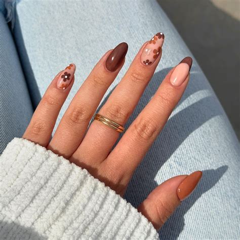 Simple Brown Nails Flowers