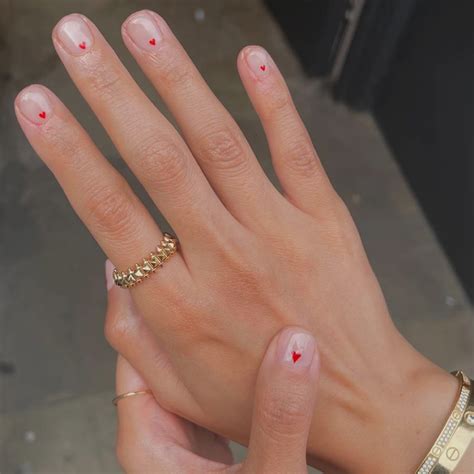 simple delicate nail designs