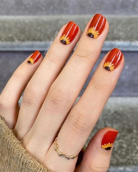 Simple Fall Nail Art