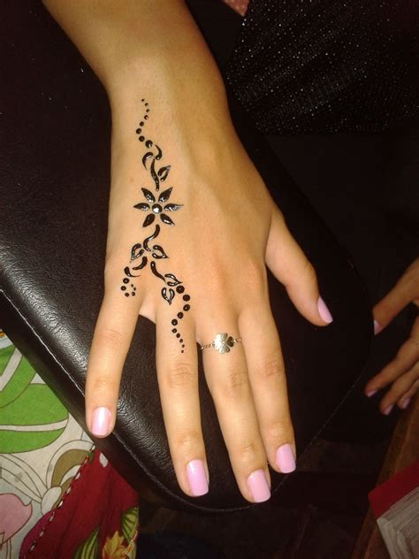 floral henna tattoos Tumblr