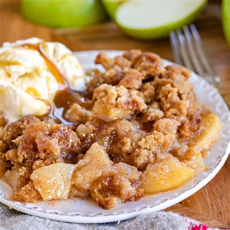 Classic Apple Crumble Recipe [video] Sweet and Savory Meals Recipe