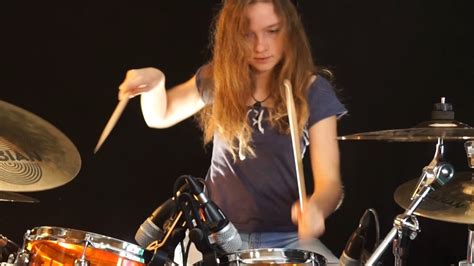 sina the drummer girl