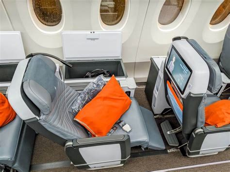 singapore air airbus a350-900 premium economy