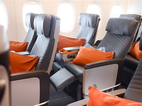 singapore air premium economy class