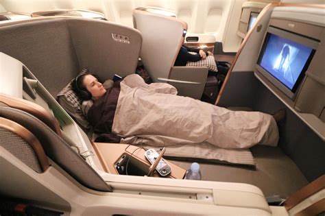 singapore airlines 777 300er business class