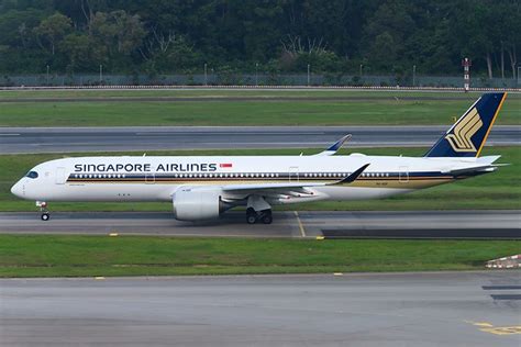 singapore airlines flight sq23