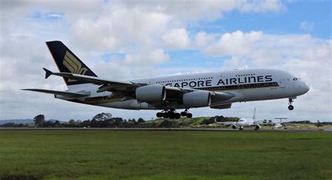 singapore airlines in adelaide