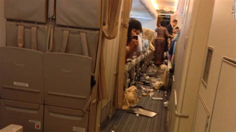 singapore airlines turbulence 2024