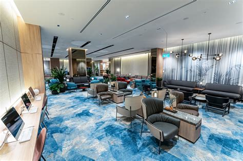 singapore changi airport lounge service