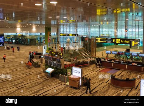 singapore changi airport transit lounge
