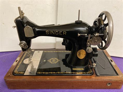 Singer Sewing Machine 1930 Model