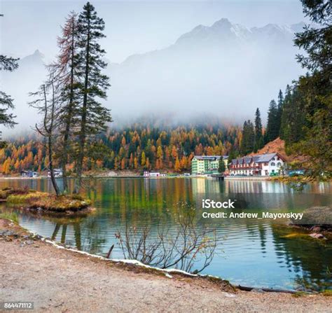 Yeşil Göldeki Sisli Sabahlar