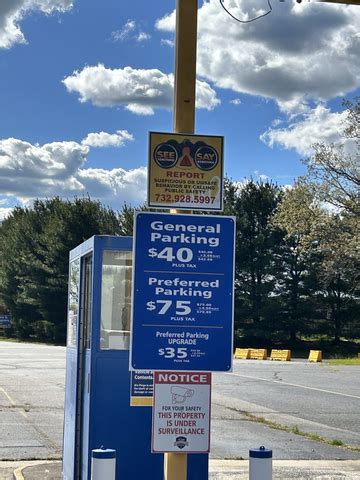 six flags new england parking cost