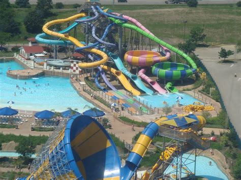 six flags new england water park hours