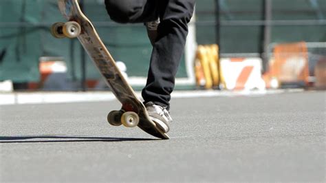 Skateboard Tail Slide