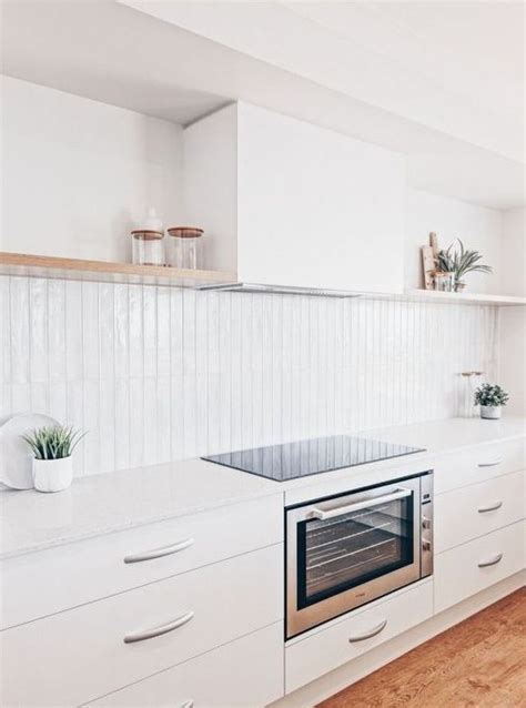 25 Edgy And Bold Skinny Tile Backsplashes DigsDigs