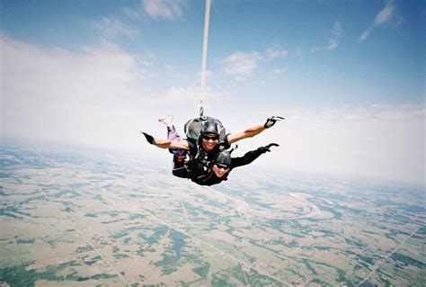 skydiving preparing to jump